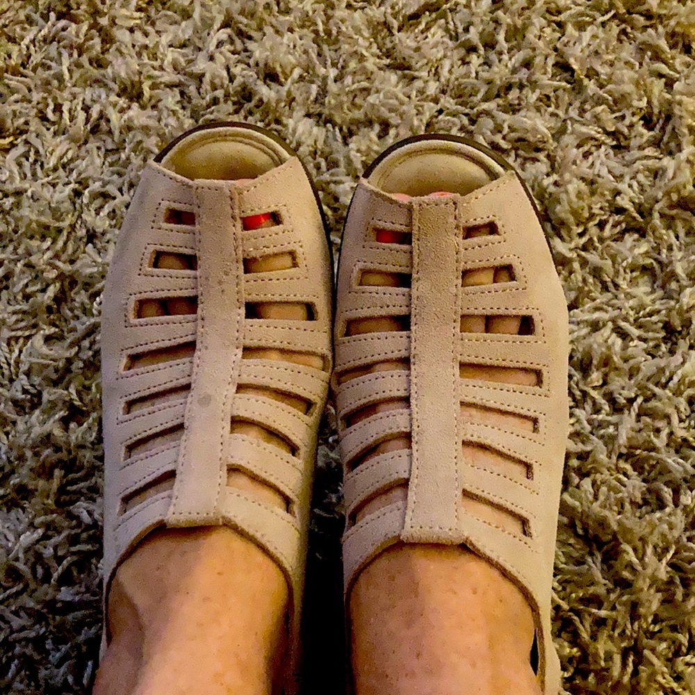 Skechers  size 8